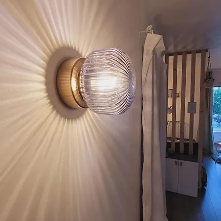 Lägenhet Cocooning Proche Centre Avec Parking, Climatisation