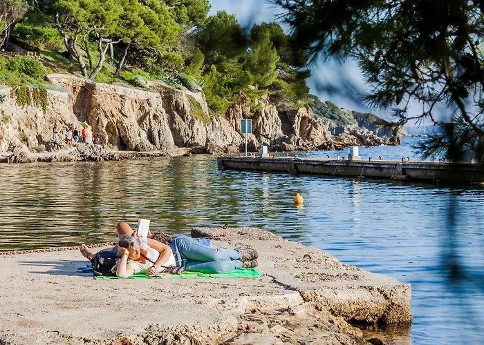 Apartment Cocooning Proche Centre Avec Parking, Climatisation Hyères